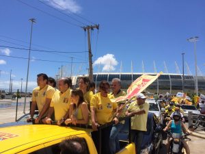 PDT percorre Fortaleza para exaltar ações de Roberto Cláudio