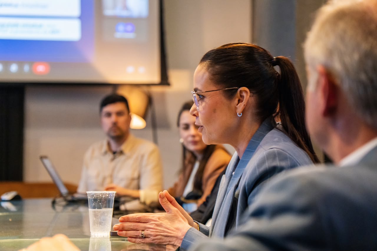 Inovação contra extremos: Juliana Brizola apresenta propostas para o futuro do RS